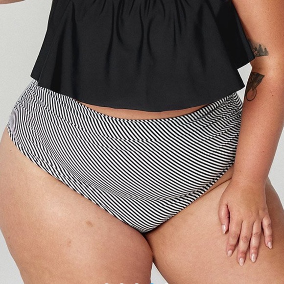 NWT CUPSHE Stripe Swimsuit Bikini Bottom Ruched Plus Size 3X - Picture 1 of 6
